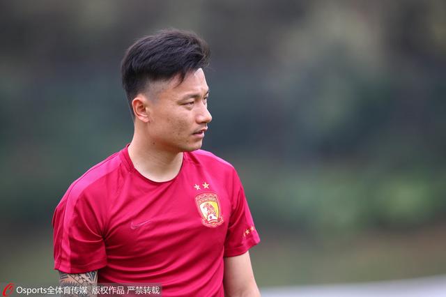 从后面挺进朋友未婚妻视频
